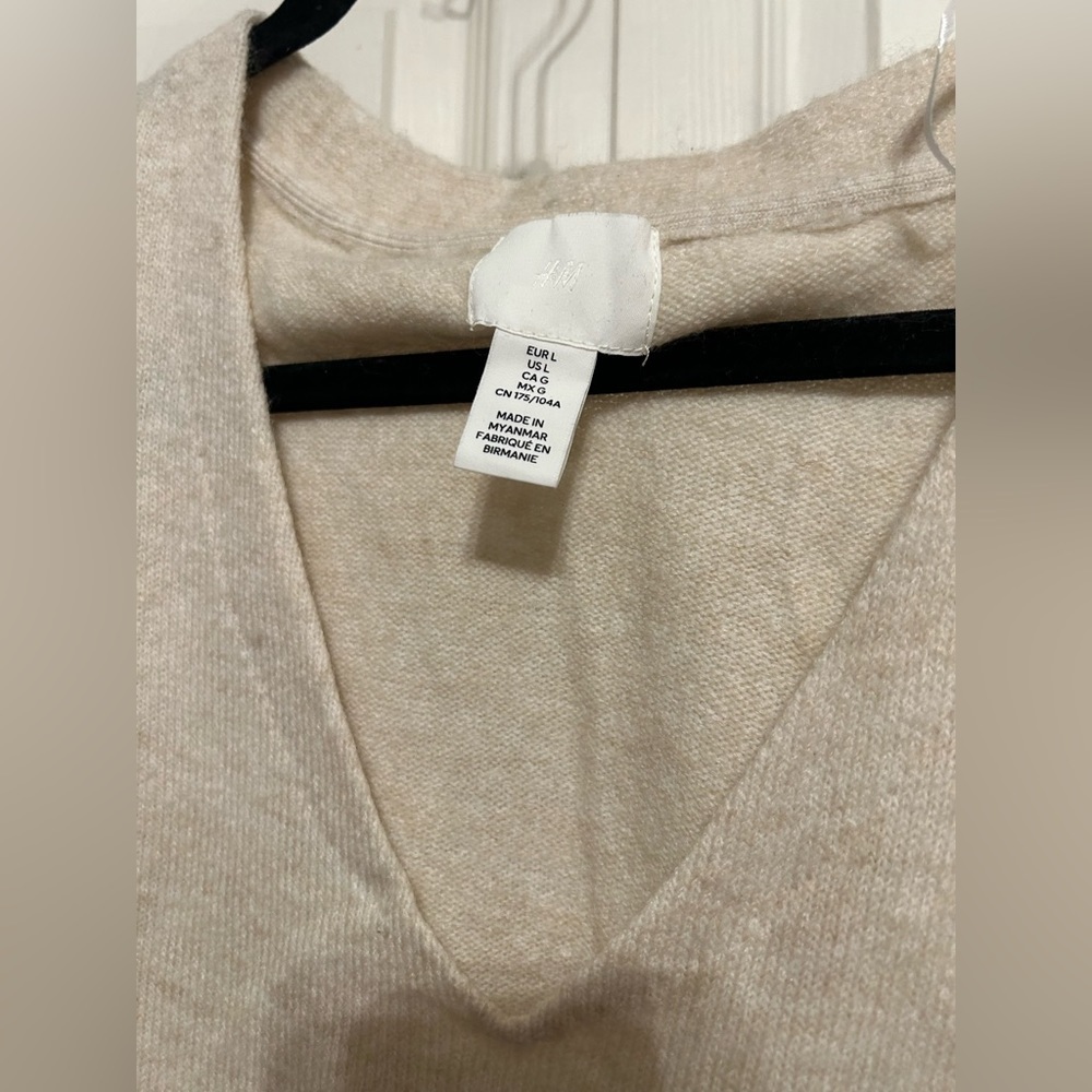 Oversized H&M Cream Sweater - Picture 4 of 7